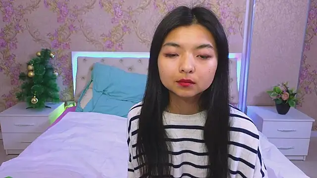 Snapshot of Shy_Kira chatting on January 2025 01:01:01 PM Shy Kira online show from January 2025 01:01:01 PM