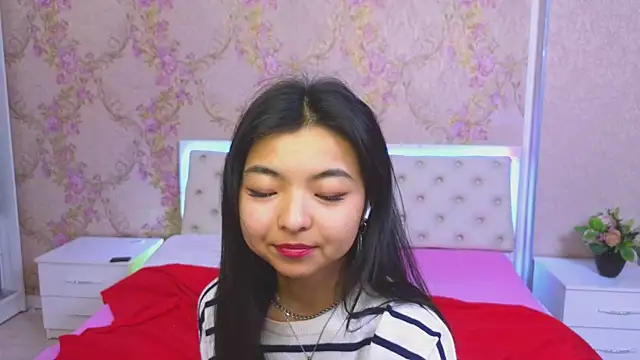 Snapshot of Shy_Kira chatting on January 2025 03:39:02 PM Shy Kira online show from January 2025 03:39:02 PM