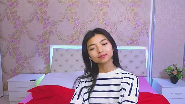 Snapshot of Shy_Kira chatting on January 2025 06:40:01 PM Shy Kira online show from January 2025 06:40:01 PM