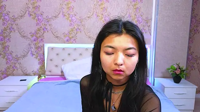 Snapshot of Shy_Kira chatting on January 2025 06:33:02 PM Shy Kira online show from January 2025 06:33:02 PM