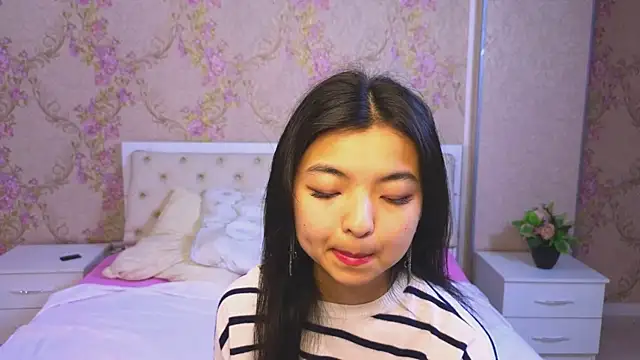 Snapshot of Shy_Kira chatting on January 2025 03:21:01 PM Shy Kira online show from January 2025 03:21:01 PM