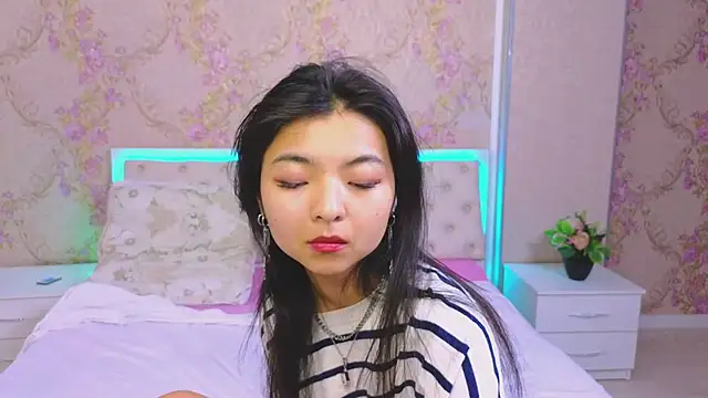 Snapshot of Shy_Kira chatting on January 2025 03:39:01 PM Shy Kira online show from January 2025 03:39:01 PM