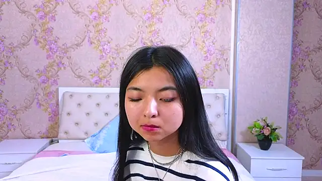 Snapshot of Shy_Kira chatting on January 2025 03:54:02 PM Shy Kira online show from January 2025 03:54:02 PM