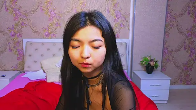 Snapshot of Shy_Kira chatting on January 2025 06:43:02 PM Shy Kira online show from January 2025 06:43:02 PM