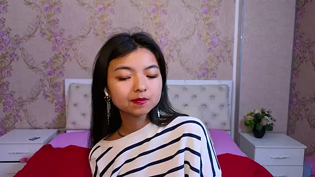 Snapshot of Shy_Kira chatting on February 2025 03:45:02 PM Shy Kira online show from February 2025 03:45:02 PM