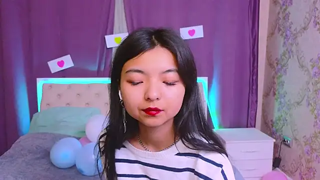 Snapshot of Shy_Kira chatting on February 2025 12:37:02 PM Shy Kira online show from February 2025 12:37:02 PM