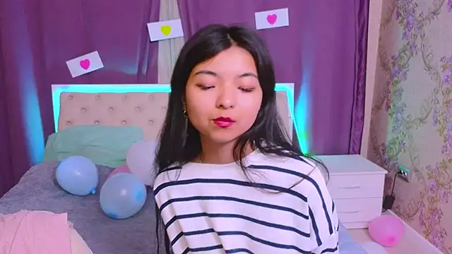 Snapshot of Shy_Kira chatting on February 2025 03:40:01 PM Shy Kira online show from February 2025 03:40:01 PM