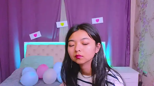 Snapshot of Shy_Kira chatting on February 2025 06:44:01 PM Shy Kira online show from February 2025 06:44:01 PM