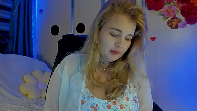 CoraSwon online show from November 2025 12:19:01 AM