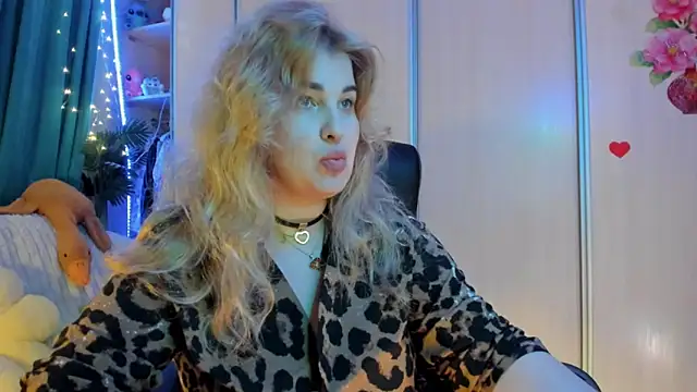 CoraSwon online show from February 2026 06:06:02 PM