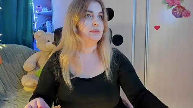 CoraSwon online show from March 2026 05:50:02 PM