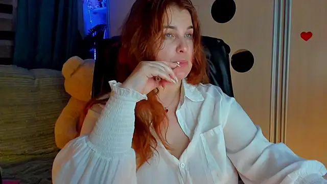 CoraSwon online show from May 2026 08:47:02 PM