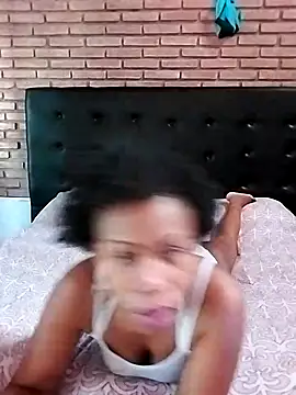 Snapshot of littlebrunett chatting on October 2025 12:25:02 PM littlebrunett online show from October 2025 12:25:02 PM