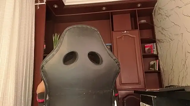 AmberNix online show from December 2025 02:47:02 PM