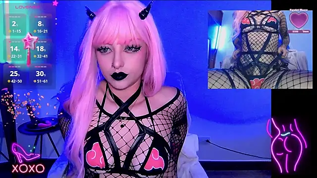 HollyDominic online show from February 2025 05:20:01 PM