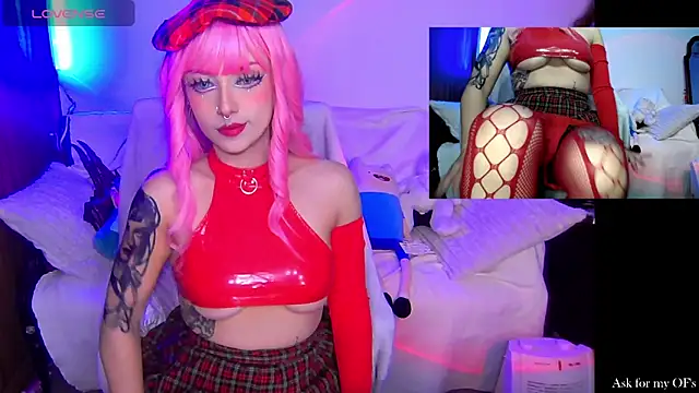 HollyDominic online show from December 2025 04:46:01 PM