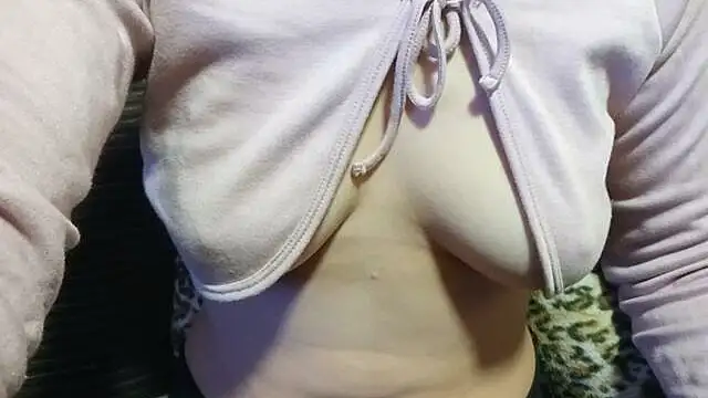 Snapshot of ForeversweetXX chatting on November 2025 06:52:01 PM ForeversweetXX online show from November 2025 06:52:01 PM