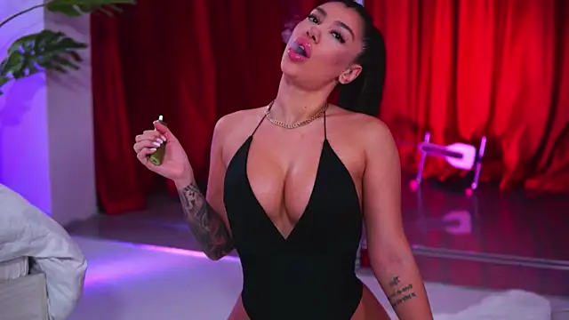 NatyDesiree online show from October 2025 11:11:01 AM