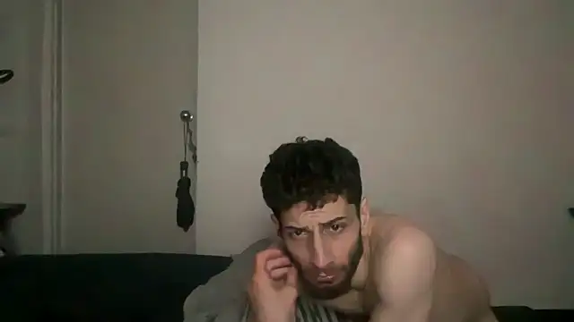 Snapshot of pantslesstraveler_plt chatting on May 2026 04:30:01 AM pantslesstraveler plt online show from May 2026 04:30:01 AM