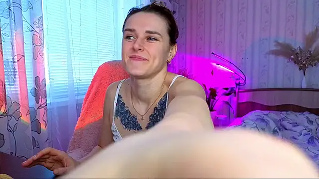 Snapshot of Bella__Swoon chatting on February 2026 04:05:02 AM Bella Swoon online show from February 2026 04:05:02 AM