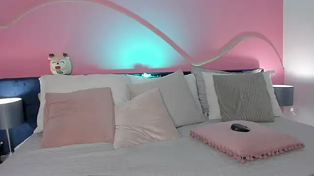 Alaia Manson online show from March 2025 01:24:02 PM