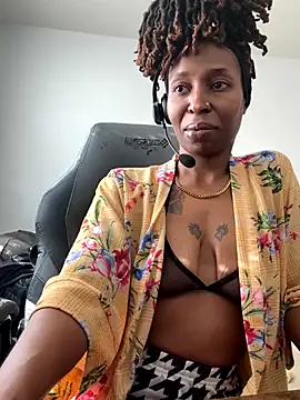 LeyaHoneybuns online show from January 2026 04:53:02 PM