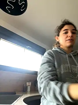 Snapshot of uniquerossie chatting on November 2025 10:03:01 AM uniquerossie online show from November 2025 10:03:01 AM