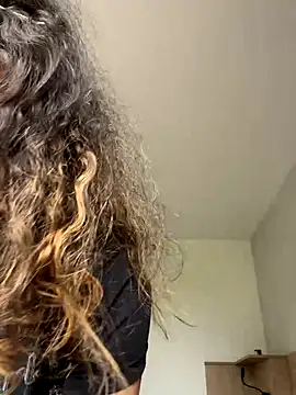 Snapshot of uniquerossie chatting on November 2025 10:14:01 AM uniquerossie online show from November 2025 10:14:01 AM