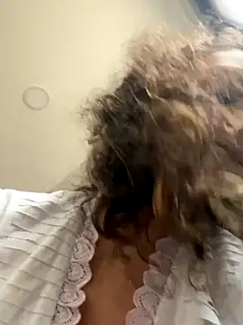 Snapshot of uniquerossie chatting on November 2025 09:59:02 AM uniquerossie online show from November 2025 09:59:02 AM