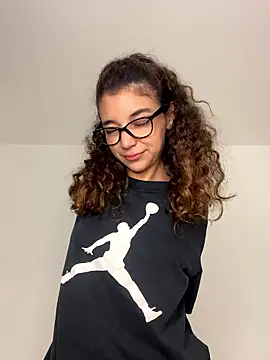 Snapshot of uniquerossie chatting on January 2026 08:06:01 AM uniquerossie online show from January 2026 08:06:01 AM