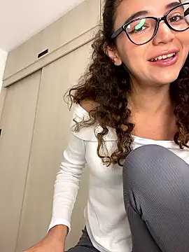 Snapshot of uniquerossie chatting on January 2026 07:57:02 AM uniquerossie online show from January 2026 07:57:02 AM