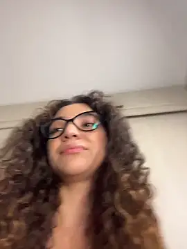 Snapshot of uniquerossie chatting on January 2026 07:56:02 AM uniquerossie online show from January 2026 07:56:02 AM