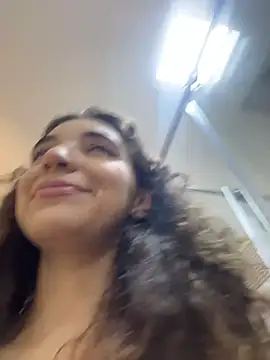 Snapshot of uniquerossie chatting on February 2026 07:01:01 AM uniquerossie online show from February 2026 07:01:01 AM