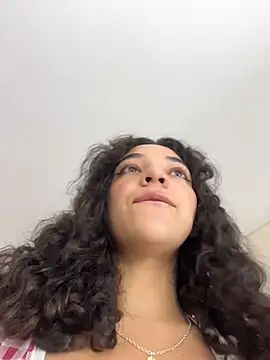 Snapshot of uniquerossie chatting on February 2026 07:26:01 AM uniquerossie online show from February 2026 07:26:01 AM