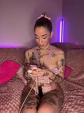 Chachou000 online show from February 2025 07:59:02 PM