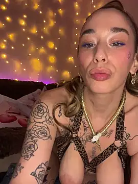 Chachou000 online show from March 2025 06:34:01 PM