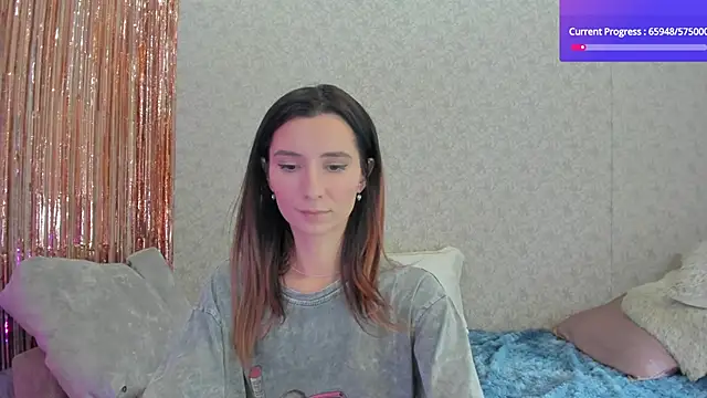 Snapshot of crystalnut chatting on January 2025 06:17:02 AM crystalnut online show from January 2025 06:17:02 AM