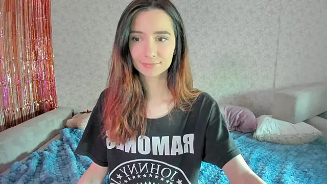 Snapshot of crystalnut chatting on February 2025 04:37:02 AM crystalnut online show from February 2025 04:37:02 AM