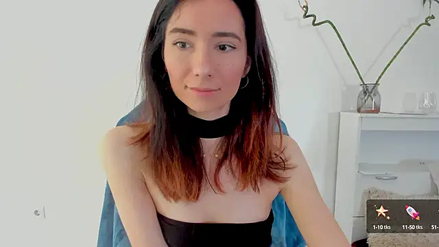 Snapshot of crystalnut chatting on September 2025 02:37:02 AM crystalnut online show from September 2025 02:37:02 AM