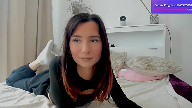 Snapshot of crystalnut chatting on October 2025 02:10:01 AM crystalnut online show from October 2025 02:10:01 AM