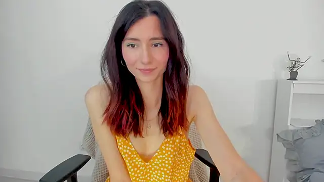 Snapshot of crystalnut chatting on November 2025 04:11:02 AM crystalnut online show from November 2025 04:11:02 AM