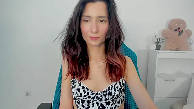 Snapshot of crystalnut chatting on November 2025 03:28:01 AM crystalnut online show from November 2025 03:28:01 AM