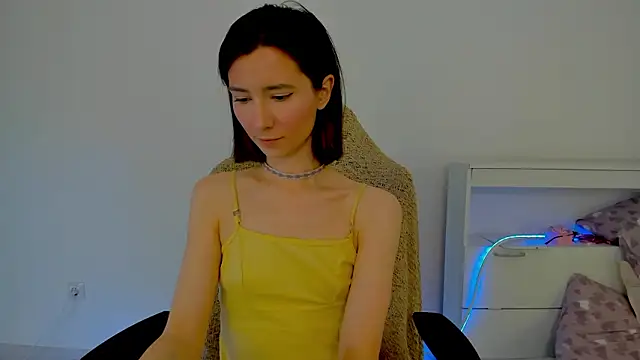 Snapshot of crystalnut chatting on February 2026 03:01:02 AM crystalnut online show from February 2026 03:01:02 AM