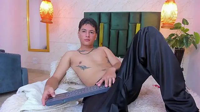 Levy Steve online show from September 2025 03:49:01 AM