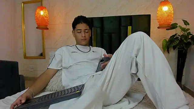 Levy Steve online show from October 2025 03:27:02 AM