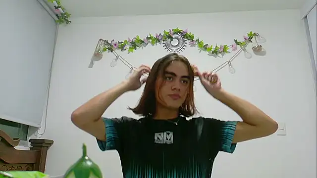 Liam Taylor online show from December 2024 04:42:01 AM