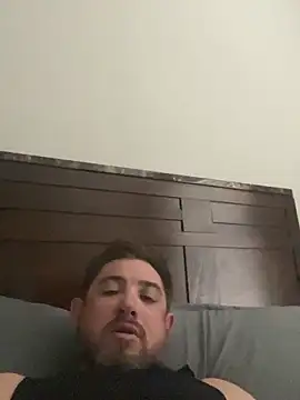 caliguy37 online show from November 2025 04:20:02 PM