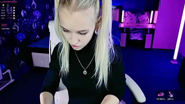 ShhhO O online show from October 2025 05:57:01 PM