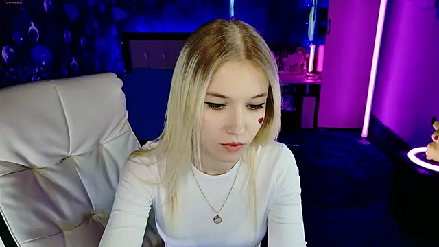 ShhhO O online show from March 2026 02:32:01 PM