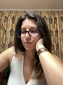 NadiraNoor online show from April 2026 11:20:02 PM